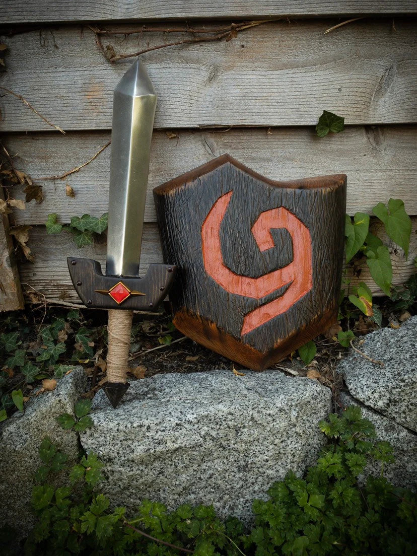 Deku Shield Wooden Replica & Wooden Kokiri Sword // The Legend of Zelda - Ocarina of Time