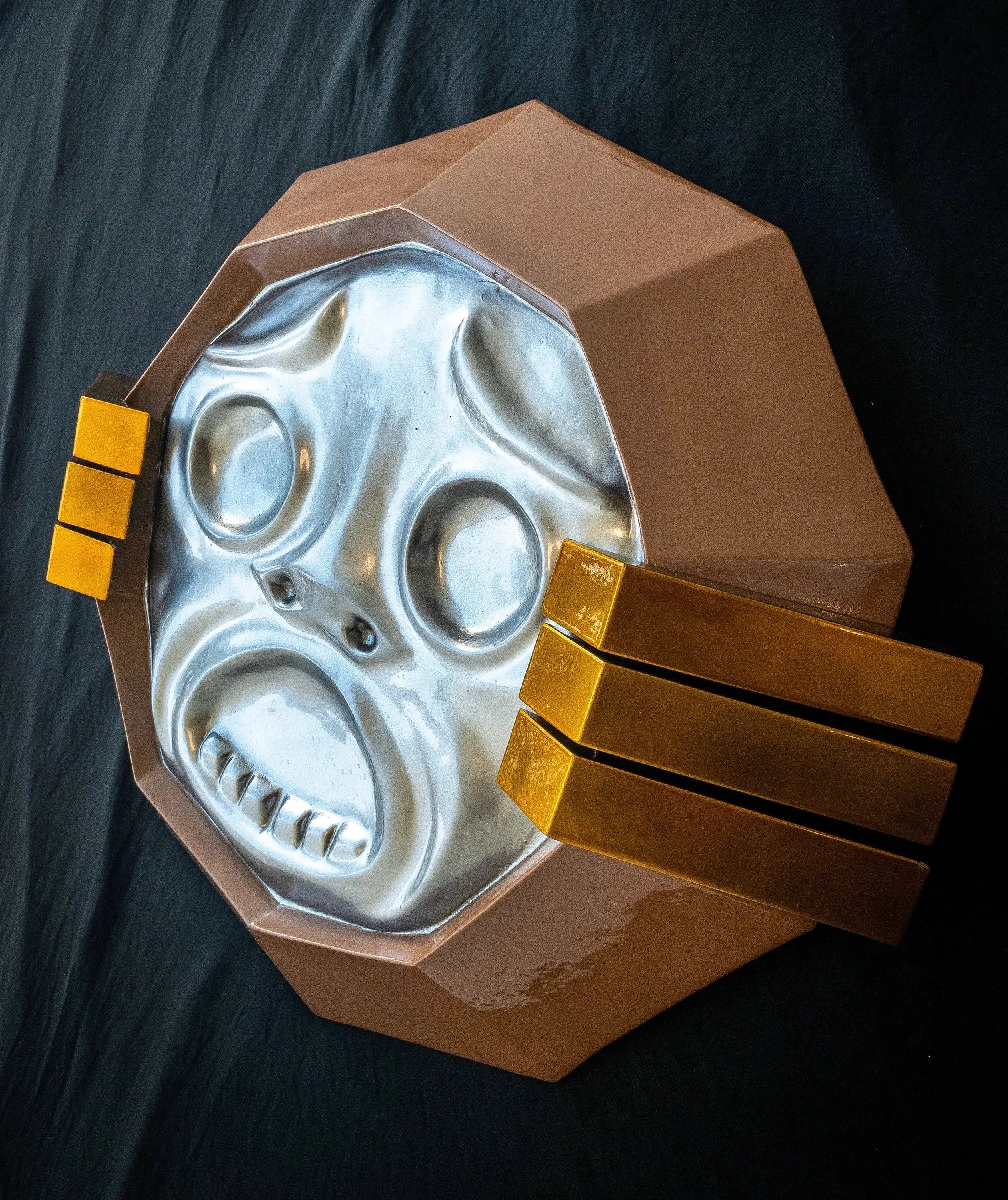 Mirror Shield // Majora's Mask - The Legend of Zelda Cosplay Replica Prop